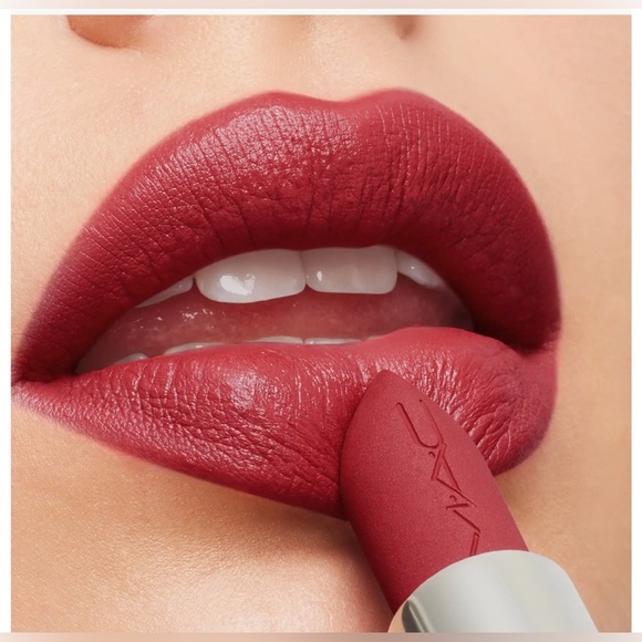 MAC Gold Standard 5 Matte full size Lipstick Kit – Limited Edition - Picture 7 of 13